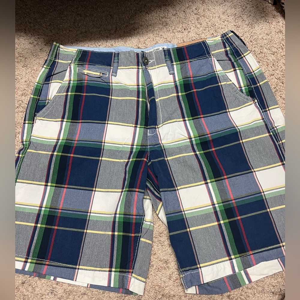 NWT mens AE shorts